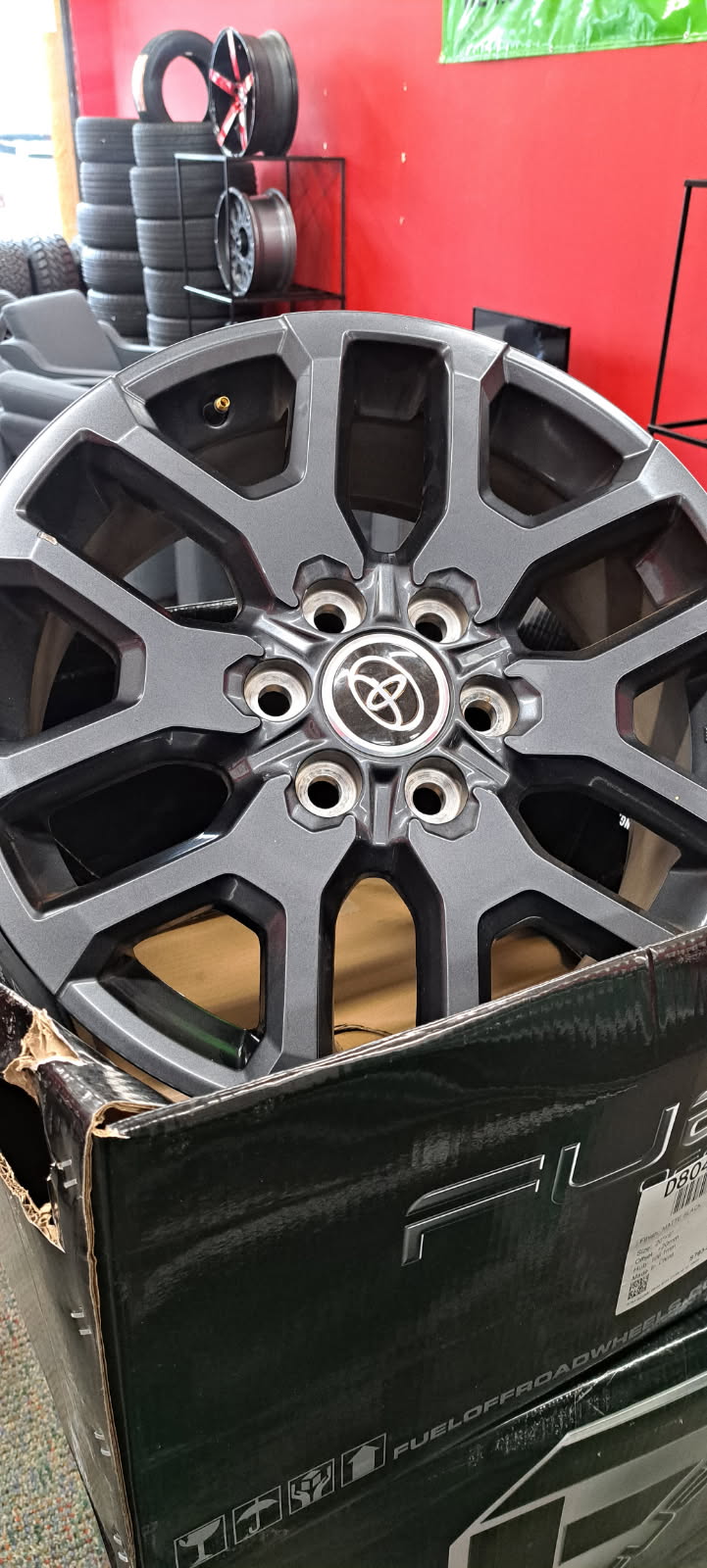 2024 Toyota Tundra 18" OE Wheels Charcoal Painted 6x139.7 / 6x5.5 ET47.5 Center Bore / Hub Bore: 95.2 mm