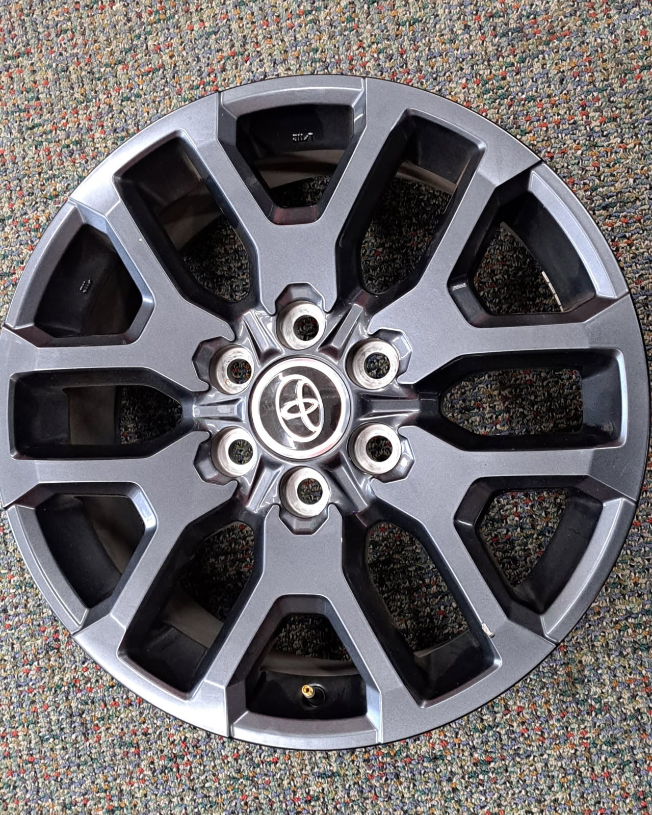 2024 Toyota Tundra 18" OE Wheels Charcoal Painted 6x139.7 / 6x5.5 ET47.5 Center Bore / Hub Bore: 95.2 mm